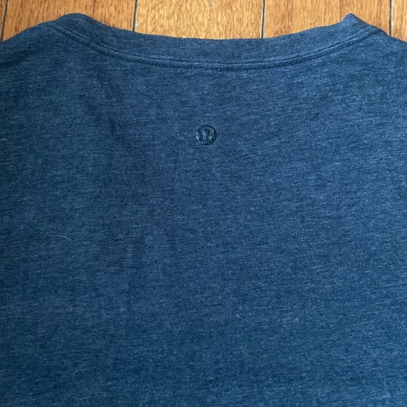 Men's Lululemon V Neck Tee - Picture 5 of 9